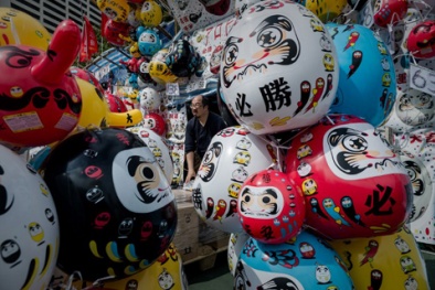 Bóng bơm hơi “tổ hợp” nhiều chất độc